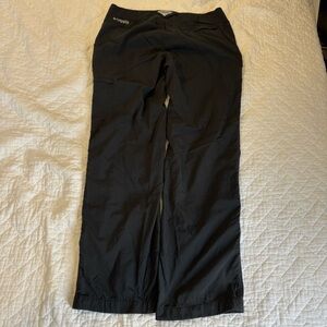 Columbia omni shade Women's Black Cargo Pants size 8 sun guard modest outdoor
